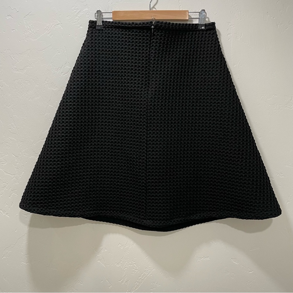 Kingdom & State Women's Black Skirt Large- Run's Small- A Line. Zipper Textured - Picture 2 of 6